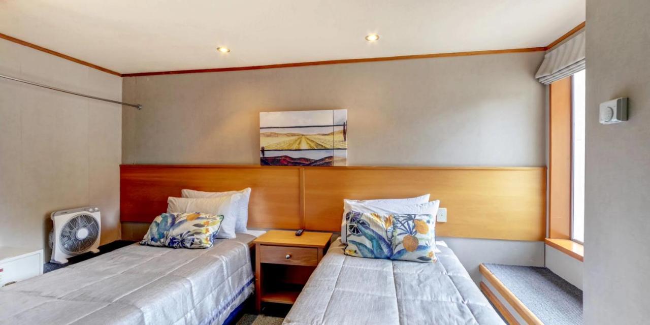Distinction Te Anau Hotel & Villas Kültér fotó