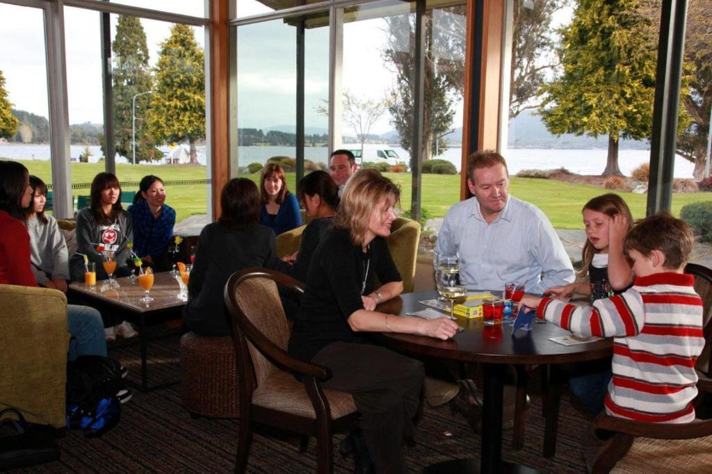 Distinction Te Anau Hotel & Villas Kültér fotó