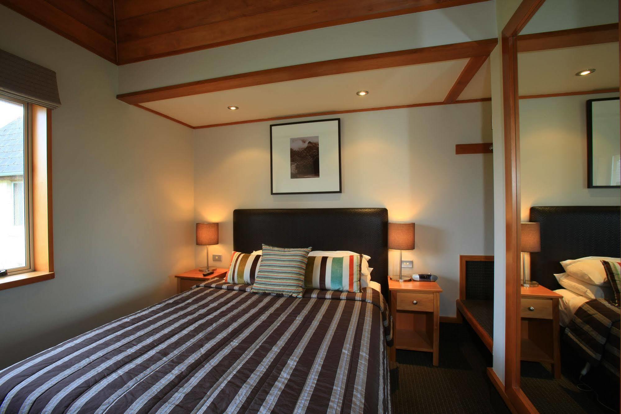 Distinction Te Anau Hotel & Villas Kültér fotó